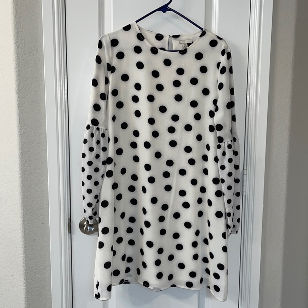 Blake and white long sleeve dress